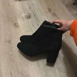 Black Boots. Size 6!
